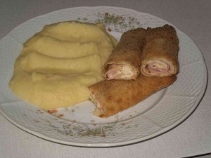 palacinky-se-sunkou-a-syrem.jpg